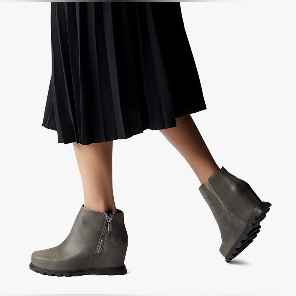 Sorel Women's Joan of Arctic Wedge III Zip Boot - Quarry, Black Size 8.5